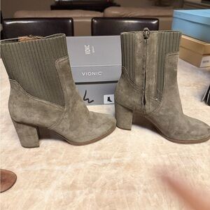 Vionic Women's Sage Heeled Boots